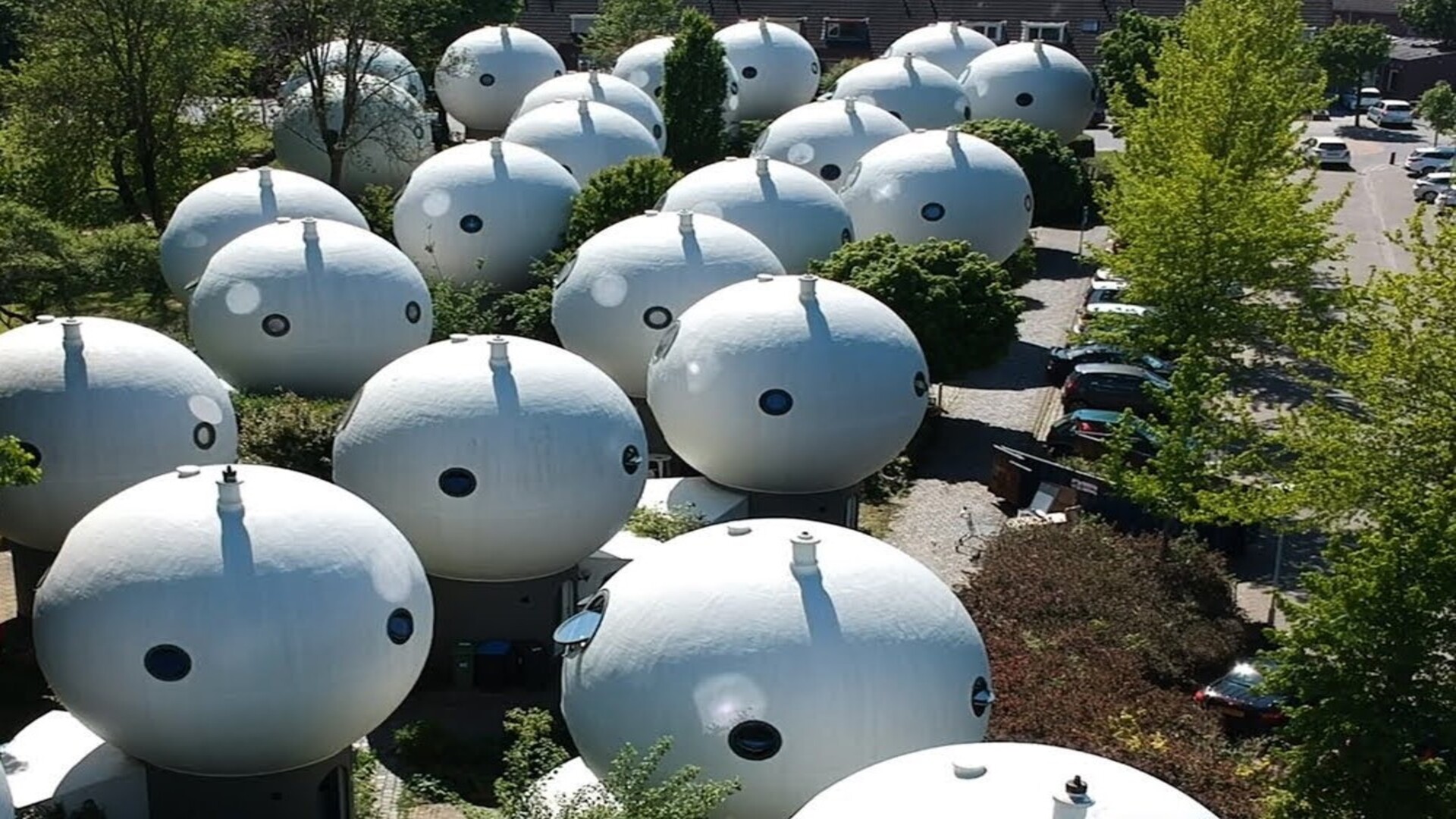 Bolwoningen, The Futuristic Dutch Sphere Homes